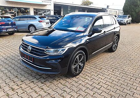 VW Tiguan Volkswagen 1.5 TSI DSG UNITED Kamera Navi SH AHK