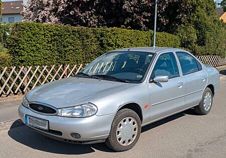 Ford Mondeo 1.8 16V GLX GLX