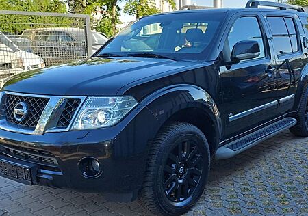 Nissan Pathfinder 3.0 dCi.Autom.Leder.Navi.7 Sitzer