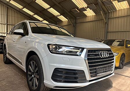 Audi Q7 3.0 TDI quattro / S-LINE