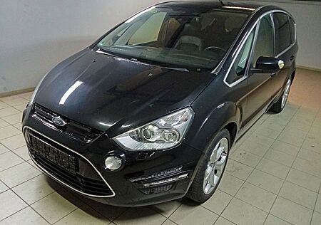 Ford S-Max Titanium