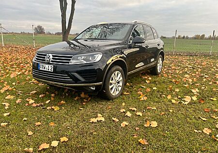 VW Touareg Volkswagen 3.0 V6 TDI SCR Tiptr. Exclusive BMT ...