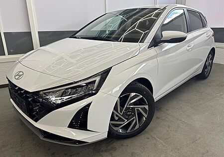 Hyundai i20 STYLE FL NAVI SHZ LED ALU RFK KLIMAAUTOMA...