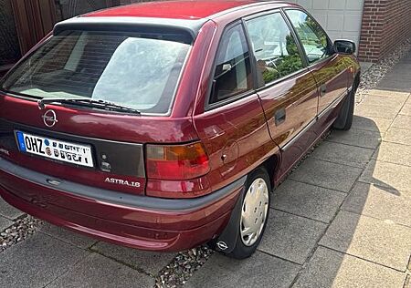 Opel Astra 1.6 -F-CC