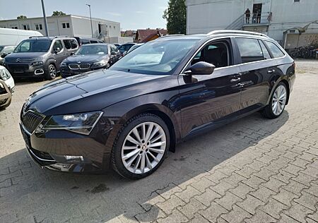 Skoda Superb Combi Style+NAVI+WEBASTO+SHZ+MEMORYSITZ