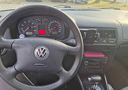 VW Golf Volkswagen 1.6 Auto Basis