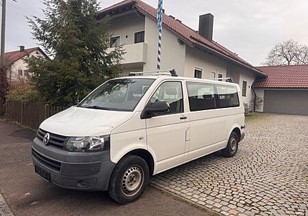 VW T5 Transporter Volkswagen + 6 Sitze .langversion