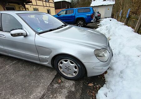 Mercedes-Benz S 500 -