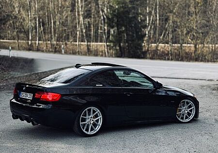 BMW 335d Coupé - M-Paket, Harman Kardon, Scheckheft