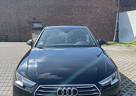 Audi A4 2.0 TDI S-line, S tronic, sport version
