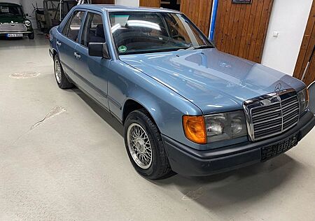 Mercedes-Benz E 230 *H-Kennzeichen*S-Dach*Automatik*TÜV NEU