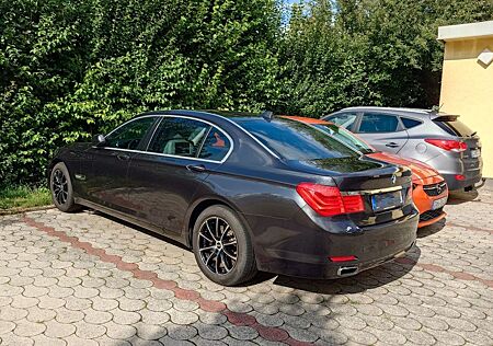 BMW 750Li -