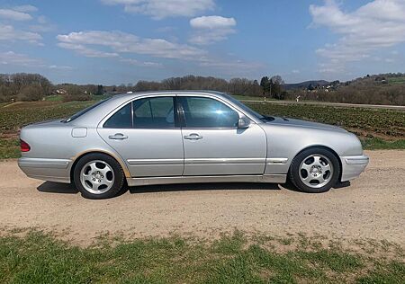 Mercedes-Benz E 200 KOMPRESSOR AVANTGARDE + LPG Gasanlage