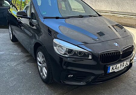 BMW 2er 220 Gran Tourer 220d xDrive A -