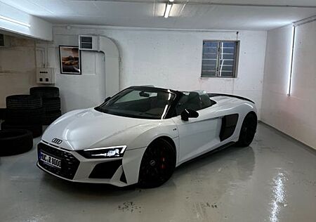 Audi R8 V10+ Performance Carbon Keramik Spyder
