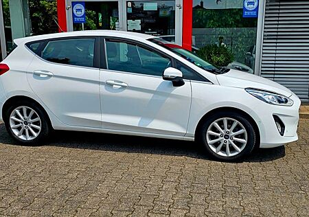 Ford Fiesta Titanium AUTOMATIK KAMERA NAVI 5XTÜR