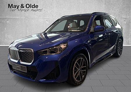 BMW iX1 xDrive 30 Sportpaket HUD AD AHK-klappbar AHK