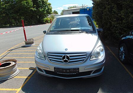 Mercedes-Benz B 170 -