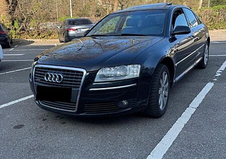 Audi A8 3.2 FSI tiptronic quattro -