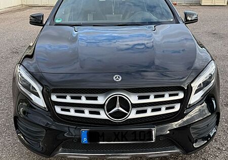 Mercedes-Benz GLA 180 PEAK Edition 1. Hand