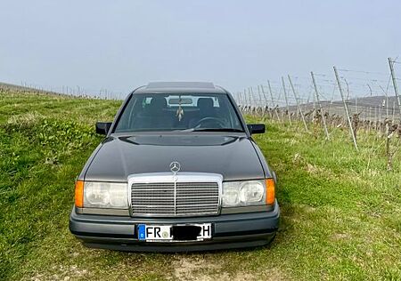 Mercedes-Benz 200 W124