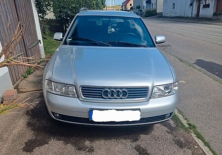 Audi A4 2.4 Avant
