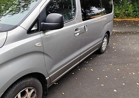 Hyundai H-1 Starex Travel