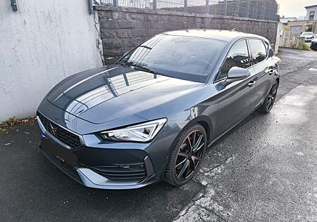Cupra Leon 2.0 TSI 221kW VZ DSG VZ 8 fach bereift