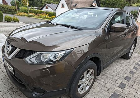 Nissan Qashqai 1.5 dCi DPF Visia Bronze Metallic