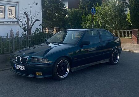 BMW 318ti E36 Boston Grün wenig km