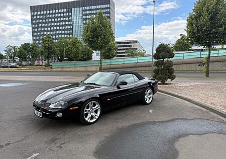 Jaguar XK8