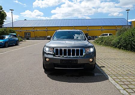 Jeep Grand Cherokee Overland 3.0 V6 M.-Jet Automatik