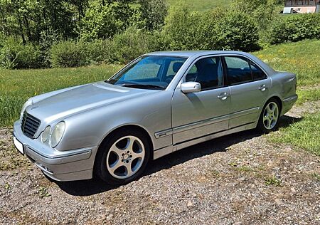 Mercedes-Benz E 270 CDI AVANTGARDE