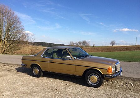 Mercedes-Benz 230 C Coupé