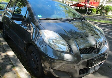 Toyota Yaris Cool