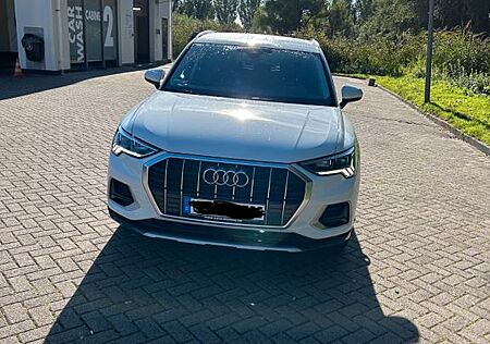 Audi Q3 35 TDI S tronic - 1. Hand AHK Virtual Cockpit