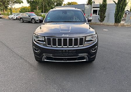 Jeep Grand Cherokee 3.0 CRD Overlandn AHK Kamera