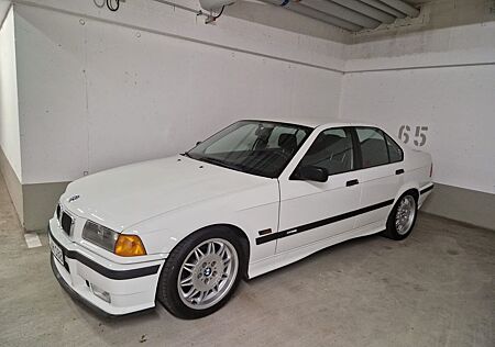 BMW 318i