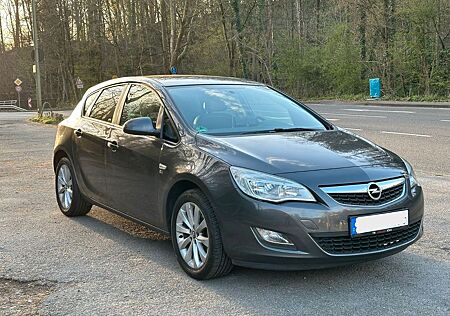 Opel Astra 1.4 150 Jahre 64kW 150 Jahre