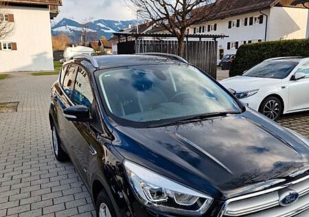 Ford Kuga 1,5 EcoBoost 4x4 129kW Titanium Autom. ...