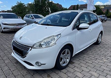 Peugeot 208 1.4 Allure 95 VTi Allure mit AHK