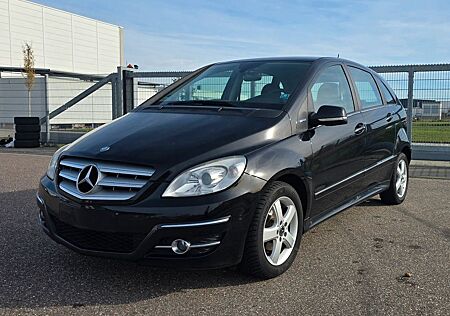 Mercedes-Benz B 180 *PDC*SITZHEIZUNG*NAVI*