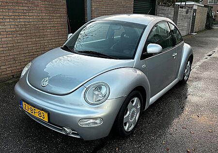 VW Beetle Volkswagen 2.0 HIGHLINE Silver