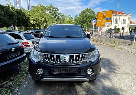 Mitsubishi L200 Plus Doppelkabine 4WD