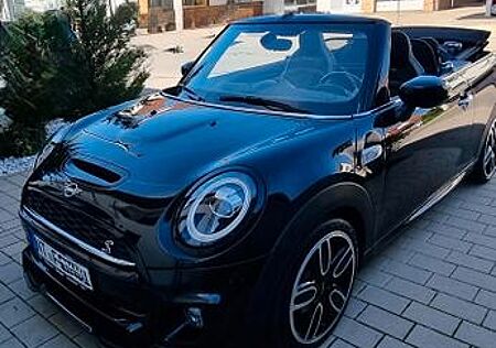 Mini Cooper S Cabrio JCW Paket | Navi | LED | Kamera | 18" | Uvm.