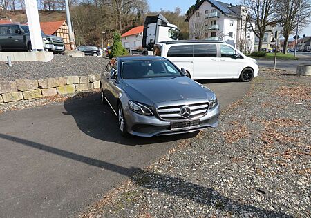Mercedes-Benz E 220 E Limousine d