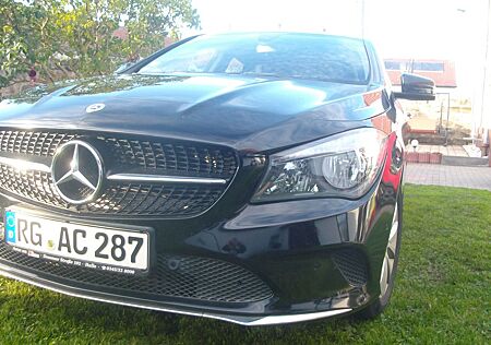 Mercedes-Benz CLA 200 d 4MATIC DCT -