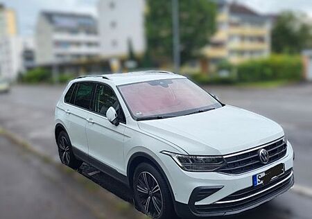 VW Tiguan Volkswagen 2.0 TDI SCR DSG ACTIVE ACTIVE