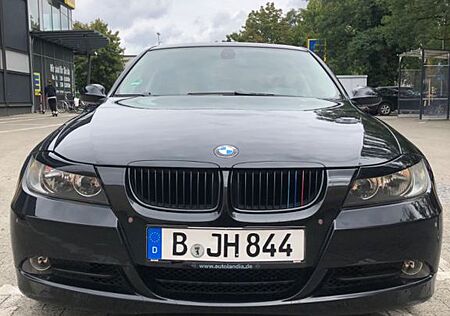 BMW 320i -