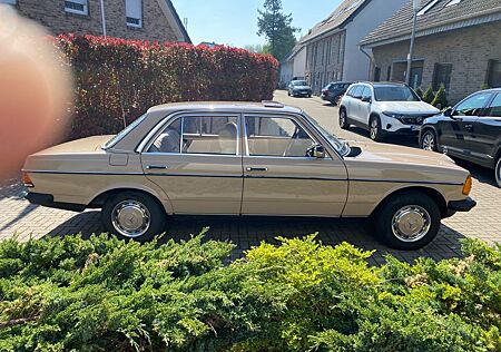 Mercedes-Benz 200